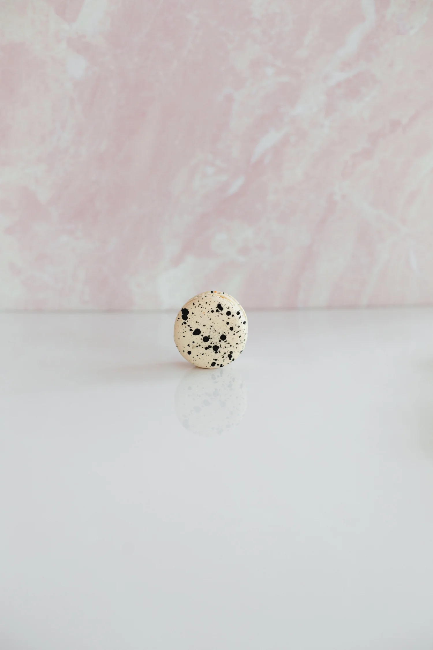 Assorted Spring Macarons (4 pack) 🌼 - Image 4